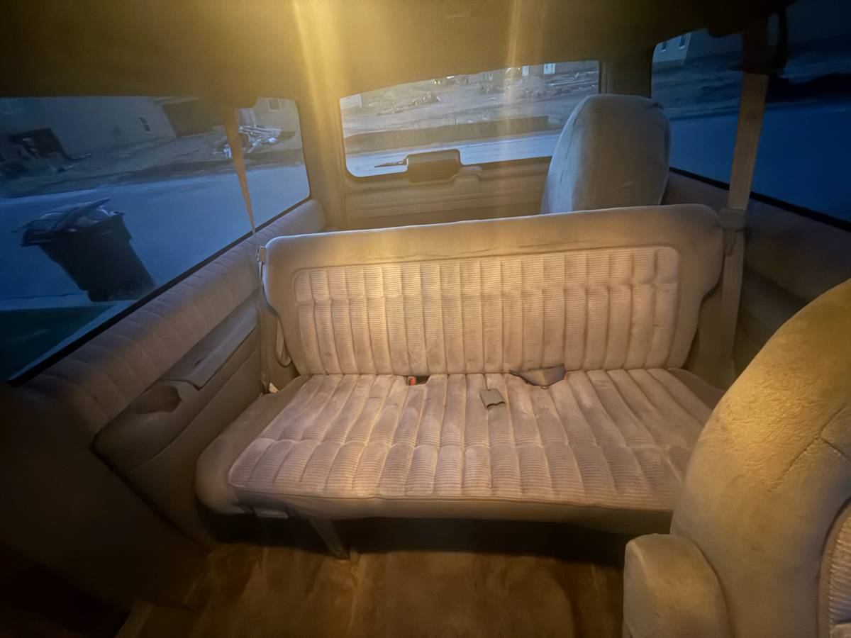 Gmc-Yukon-1994-white-6