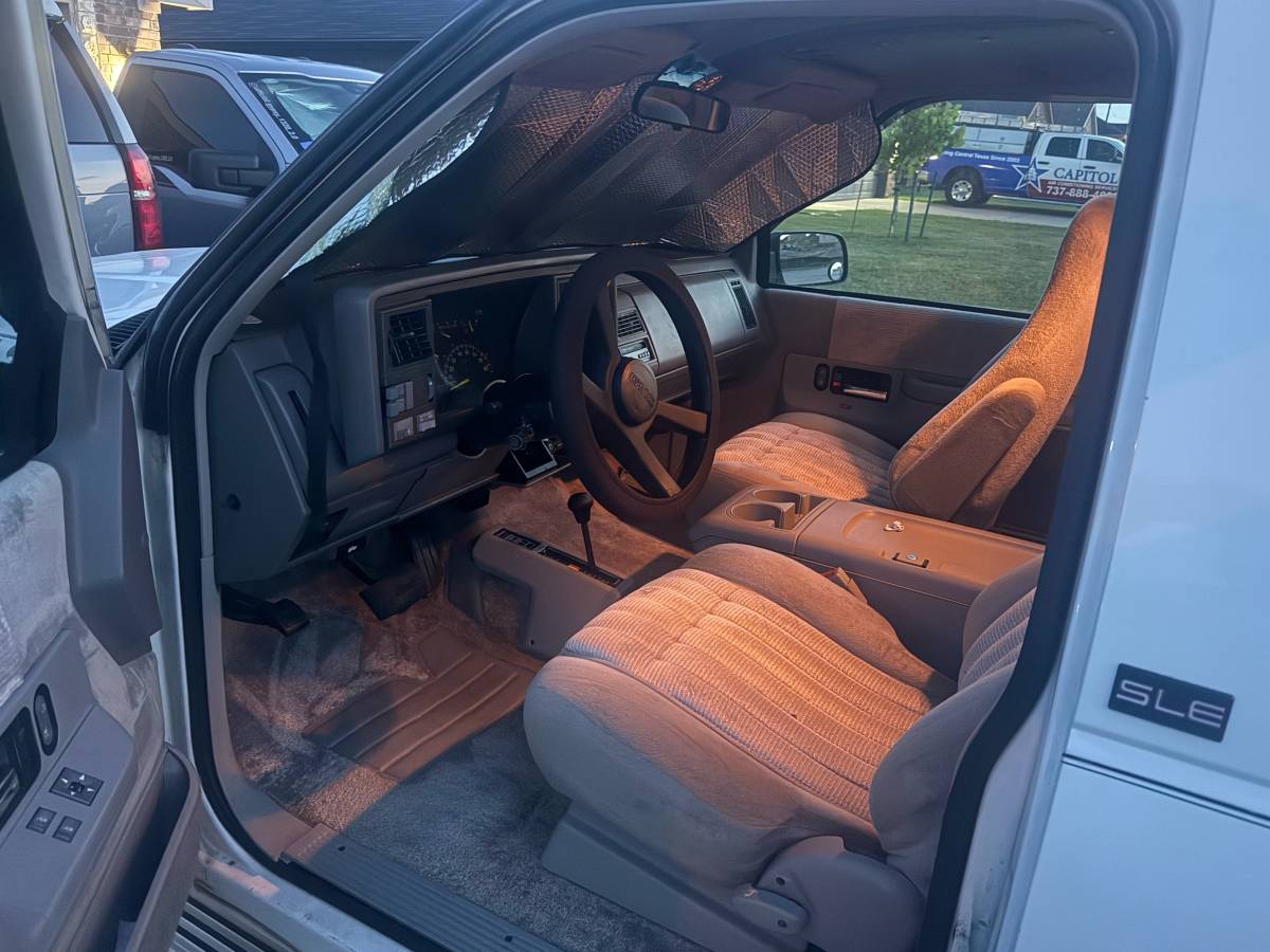 Gmc-Yukon-1994-white-7