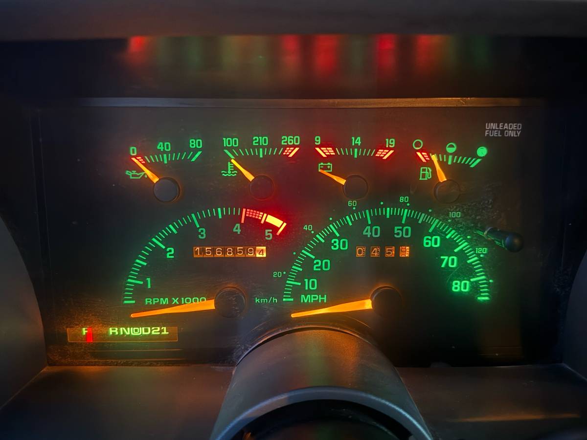 Gmc-Yukon-1994-white-9