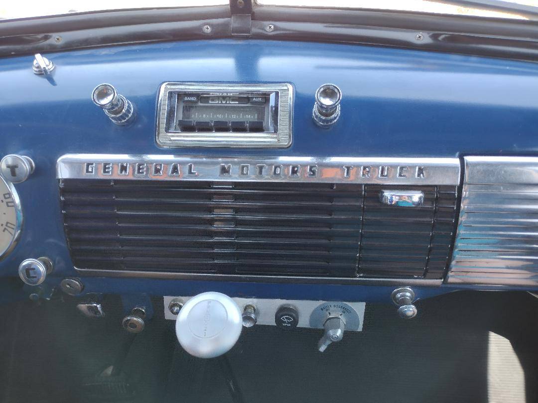 Gmc-chevy-truck-1951-blue-6