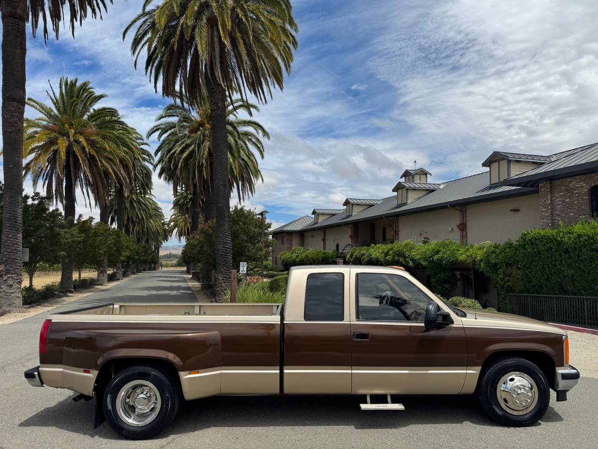 Gmc-dually-3500-1988-brown-1