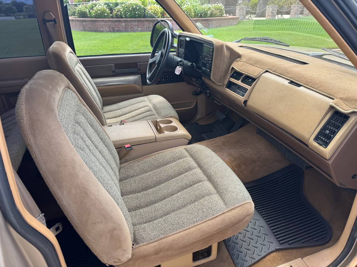Gmc-dually-3500-1988-brown-14