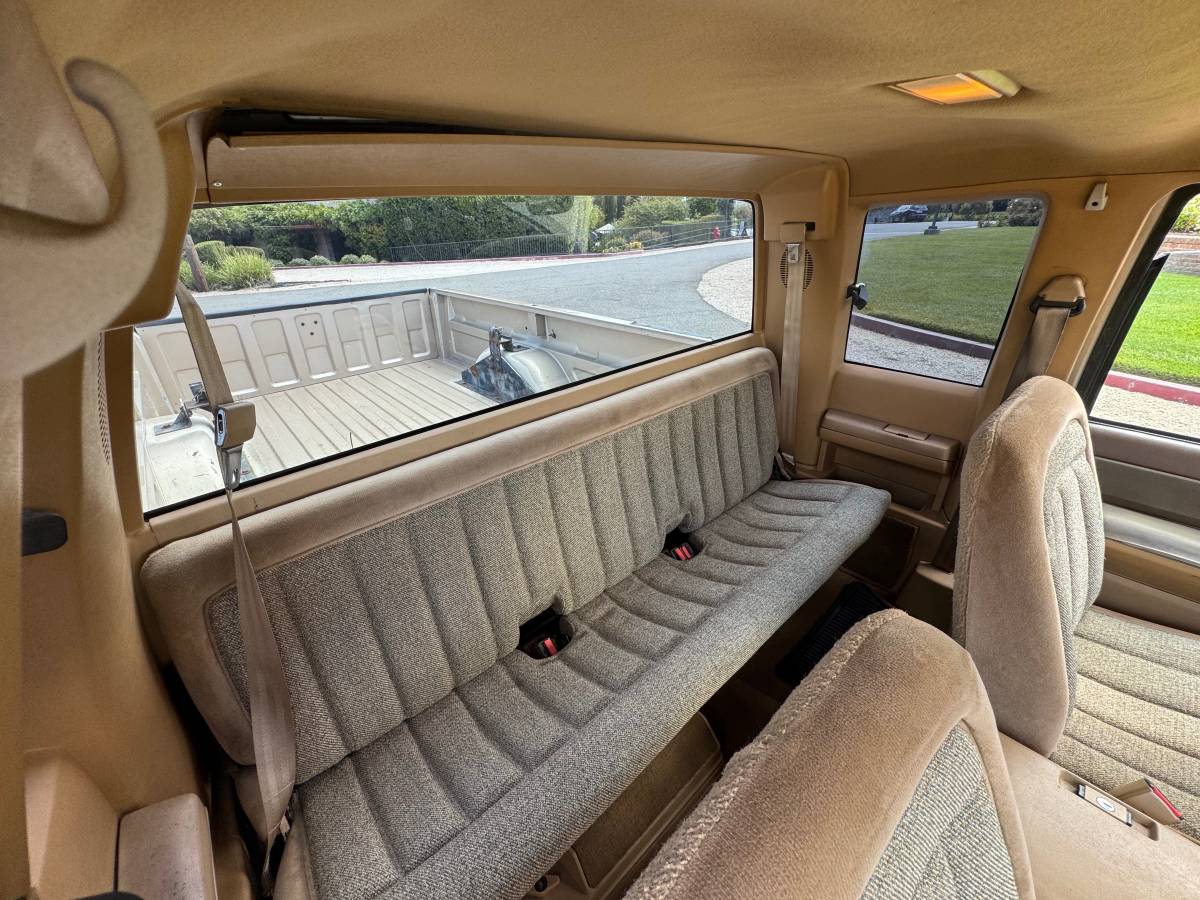 Gmc-dually-3500-1988-brown-15