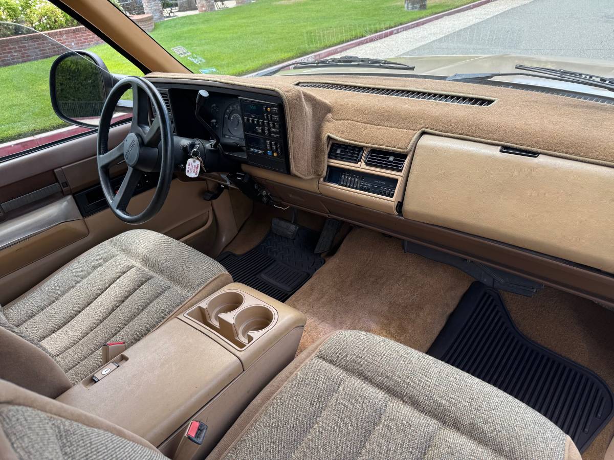 Gmc-dually-3500-1988-brown-17