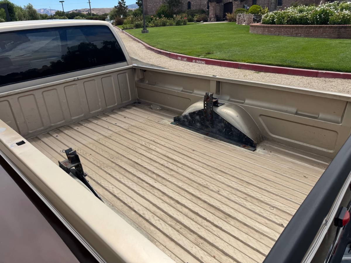 Gmc-dually-3500-1988-brown-18