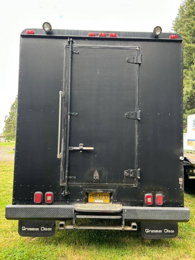 Gmc-grumman-1992-black-8