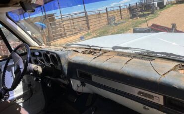 Gmc-jimmy-diesel-1983-10