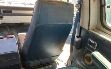 Gmc-jimmy-diesel-1983-11