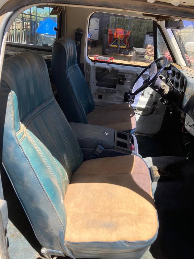 Gmc-jimmy-diesel-1983-12