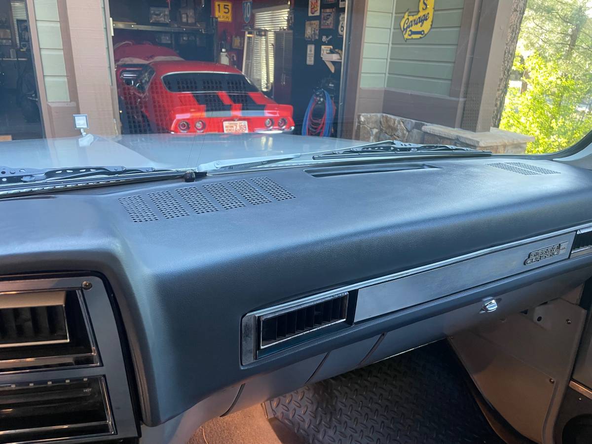 Gmc-jimmy-sierra-classic-1981-silver-11