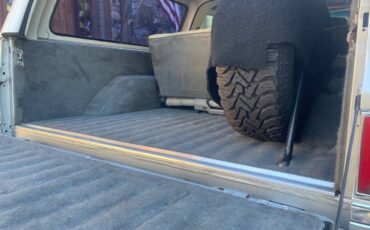 Gmc-jimmy-sierra-classic-1981-silver-14