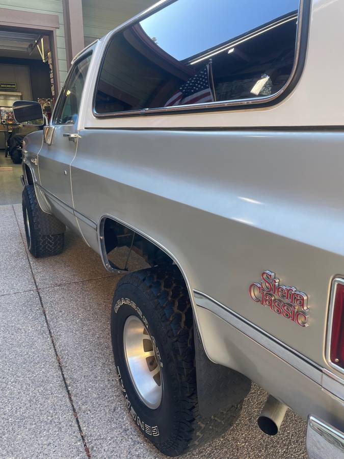 Gmc-jimmy-sierra-classic-1981-silver-8