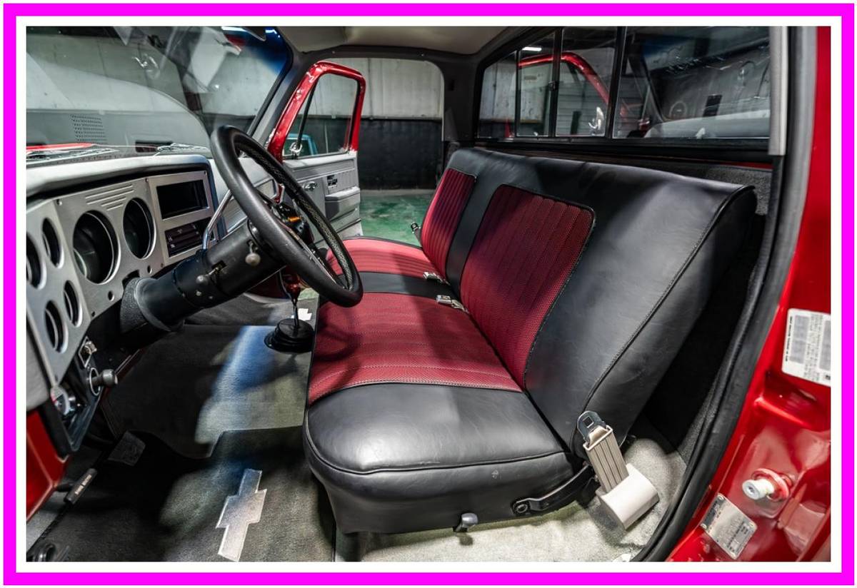 Gmc-k10-1976-silver-10