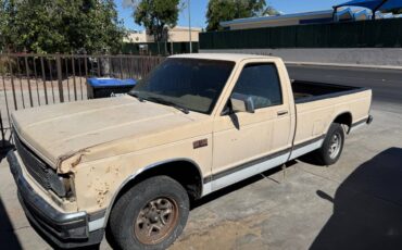 Gmc-s15-or-s10-equivalent-2wd-pickup-1987