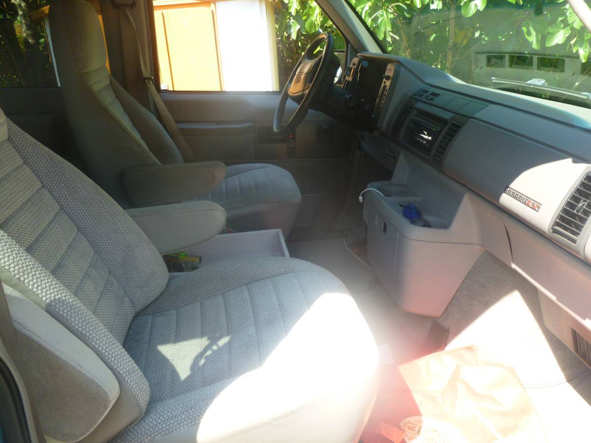 Gmc-safari-van-1994-blue-3