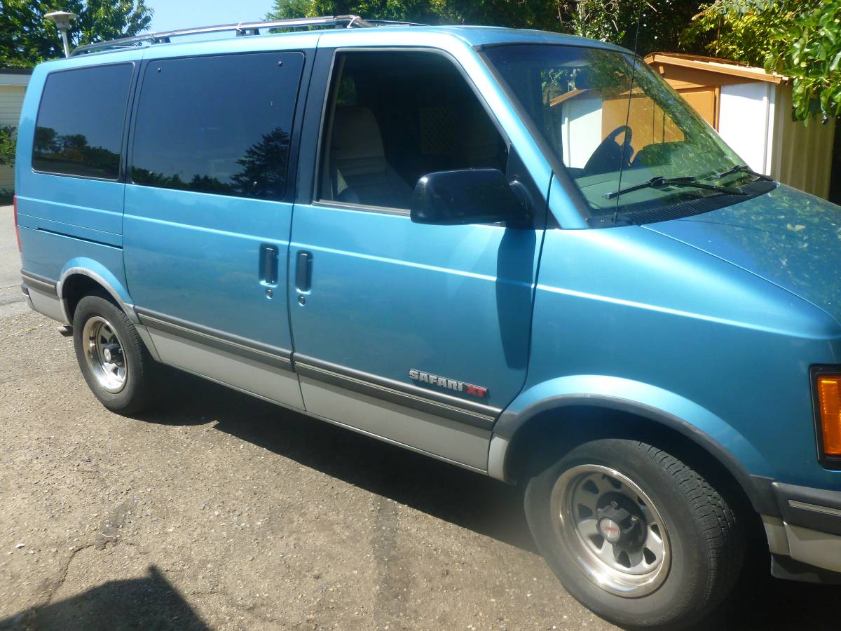 Gmc-safari-van-1994-blue
