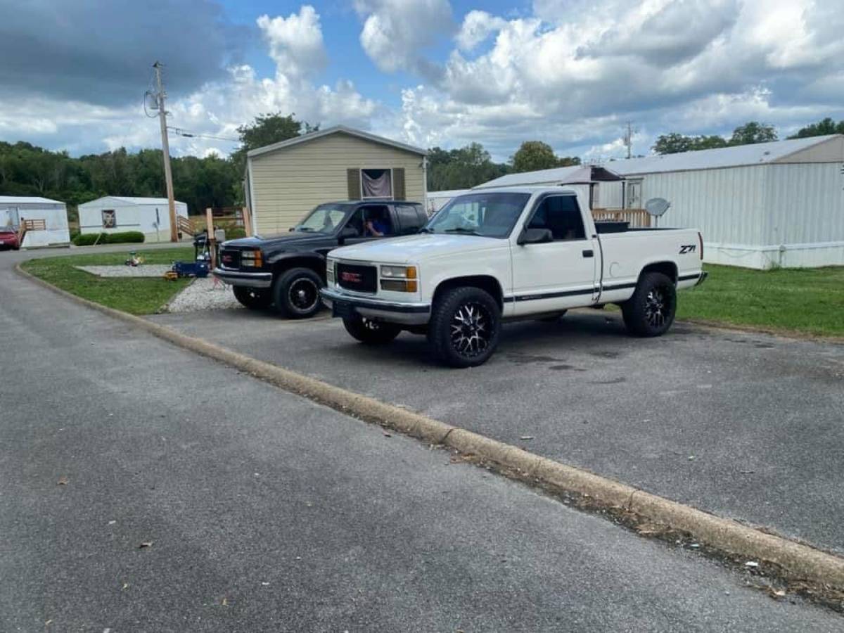 Gmc-sierra-1500-1991-white-3