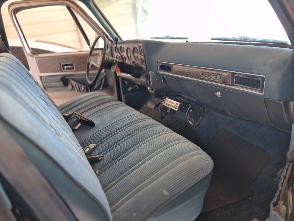 Gmc-sierra-1976-silver-3