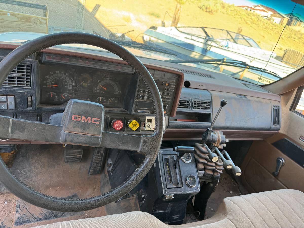 Gmc-topkick-diesel-1992-white-7