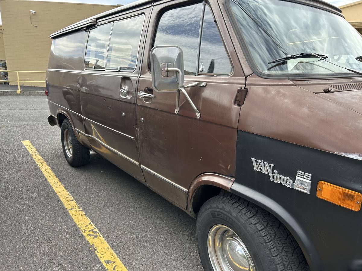 Gmc-vandura-1979-brown-2