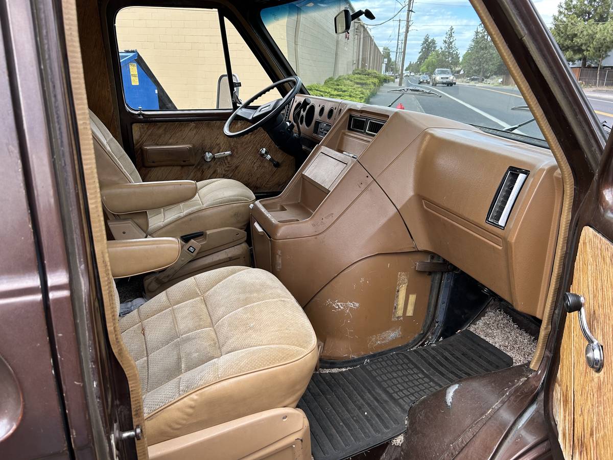 Gmc-vandura-1979-brown-4