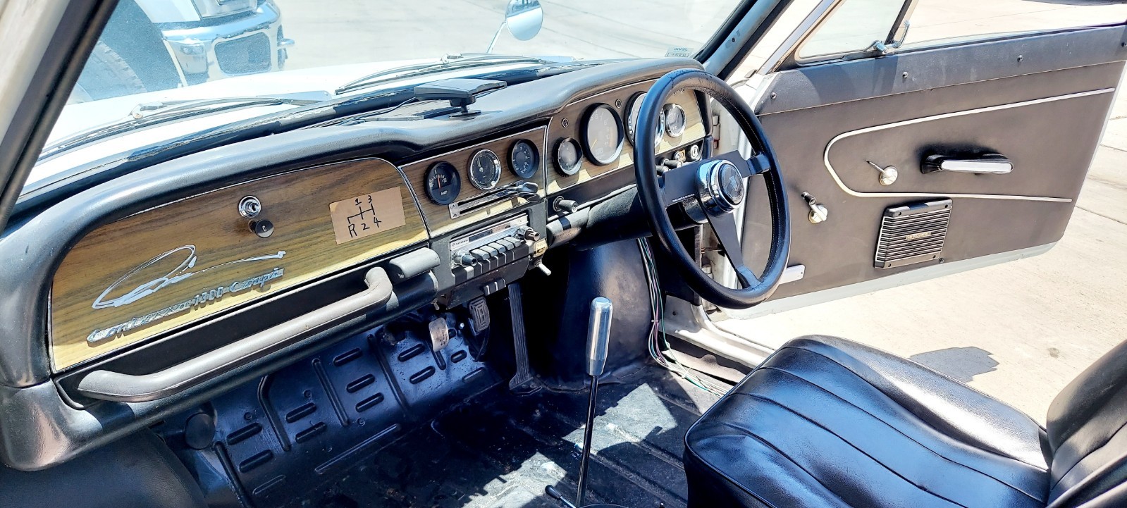 Hino-Contessa-1300-Michelotti-Coupe-1967-Coupe-38