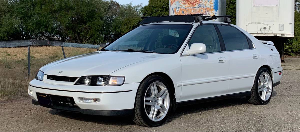 Honda-1994-white-13
