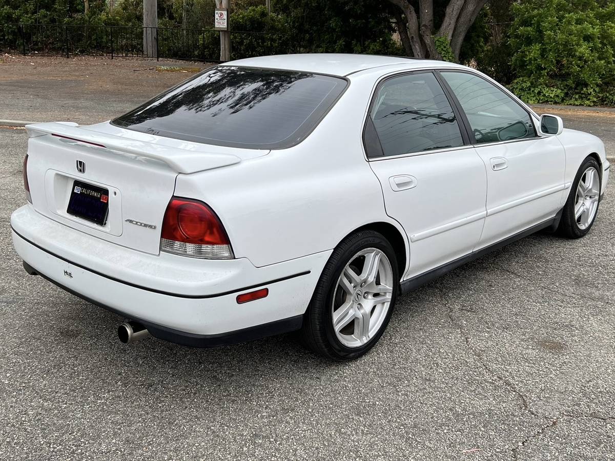 Honda-1994-white-2
