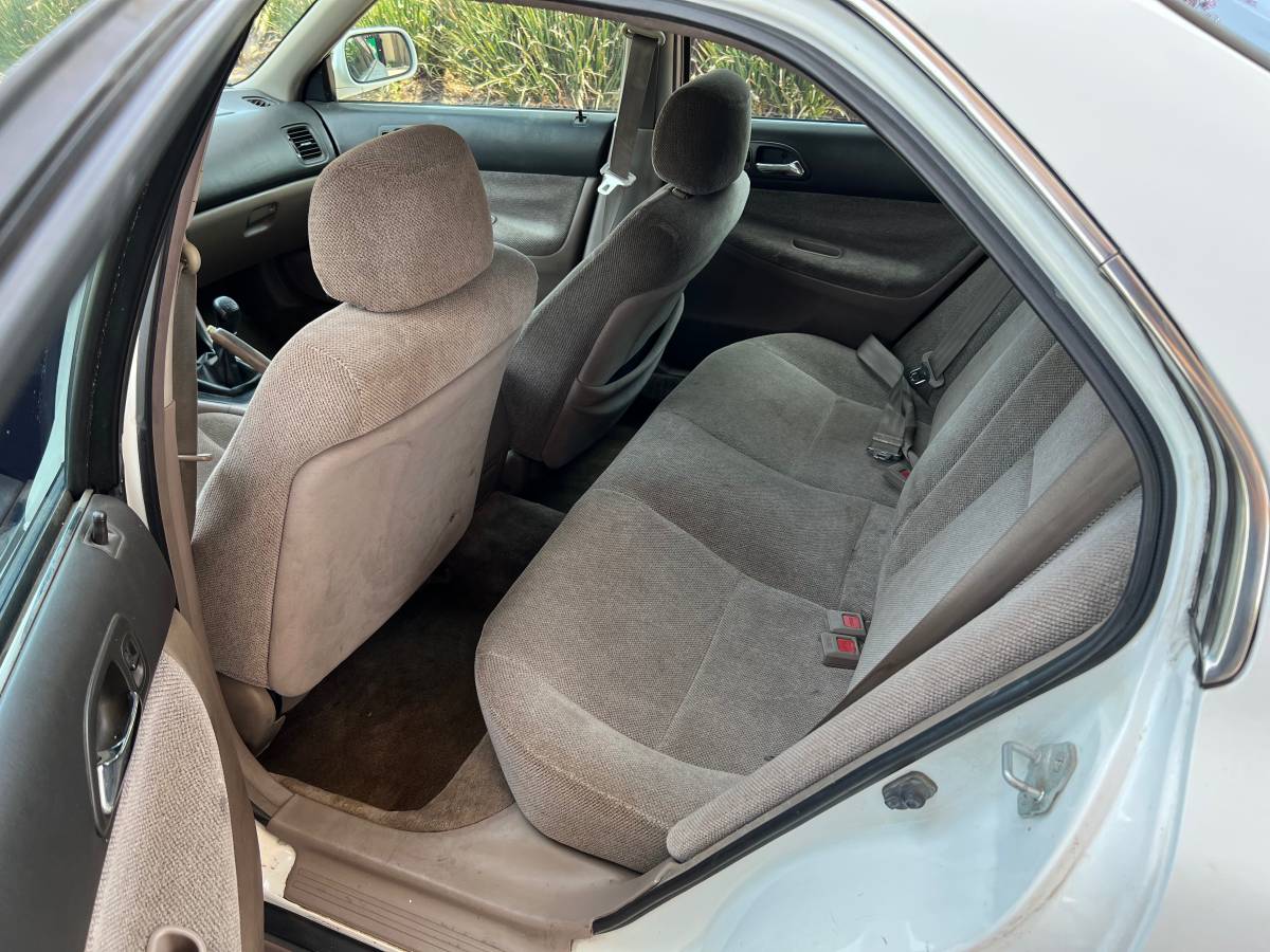 Honda-1994-white-6