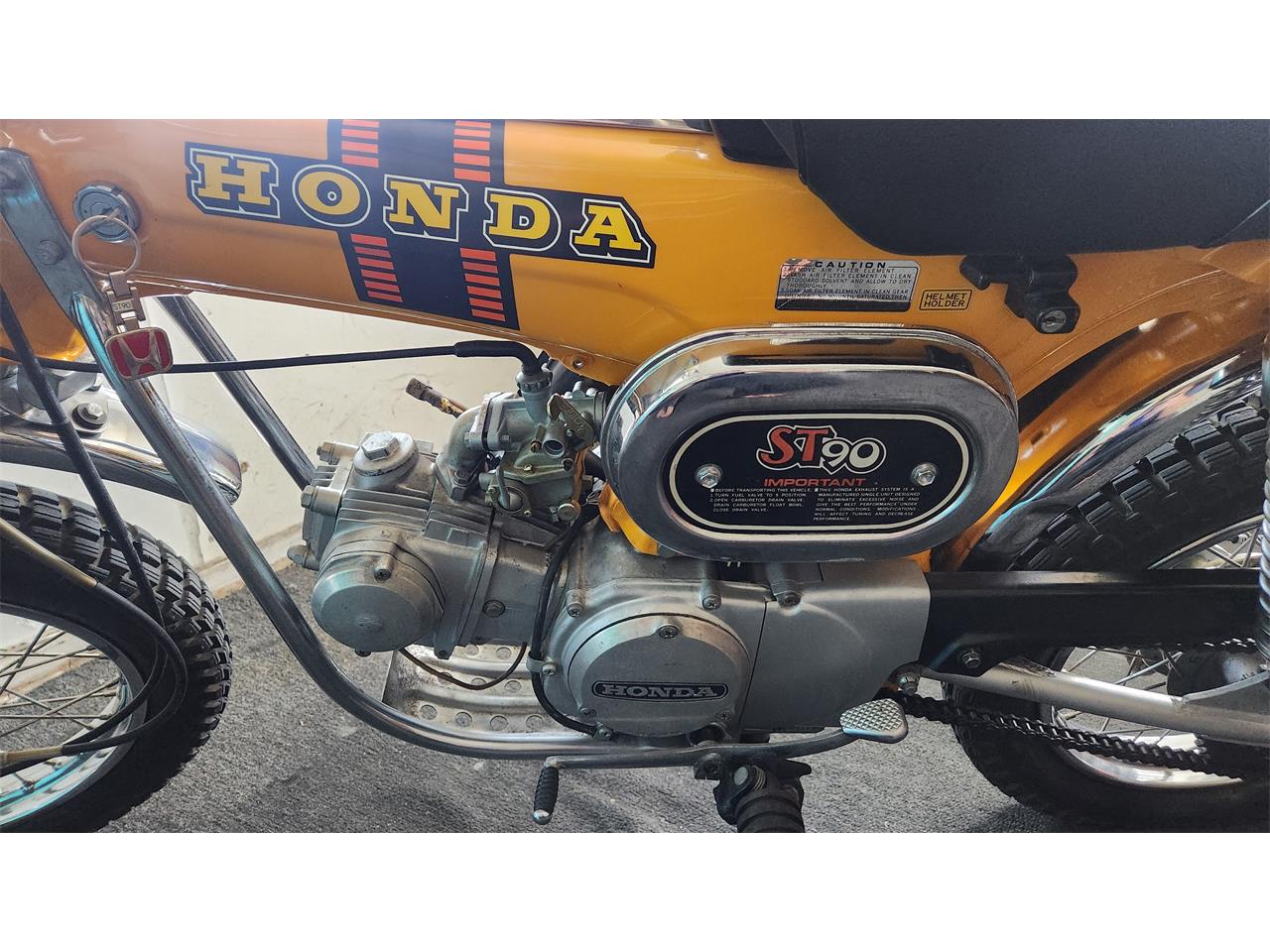 Honda-Motorcycle-1974-Yellow-Black-10