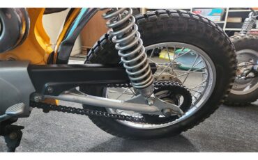 Honda-Motorcycle-1974-Yellow-Black-11