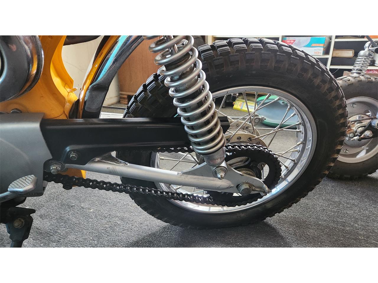 Honda-Motorcycle-1974-Yellow-Black-11
