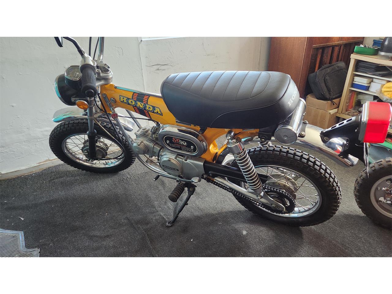 Honda-Motorcycle-1974-Yellow-Black-3
