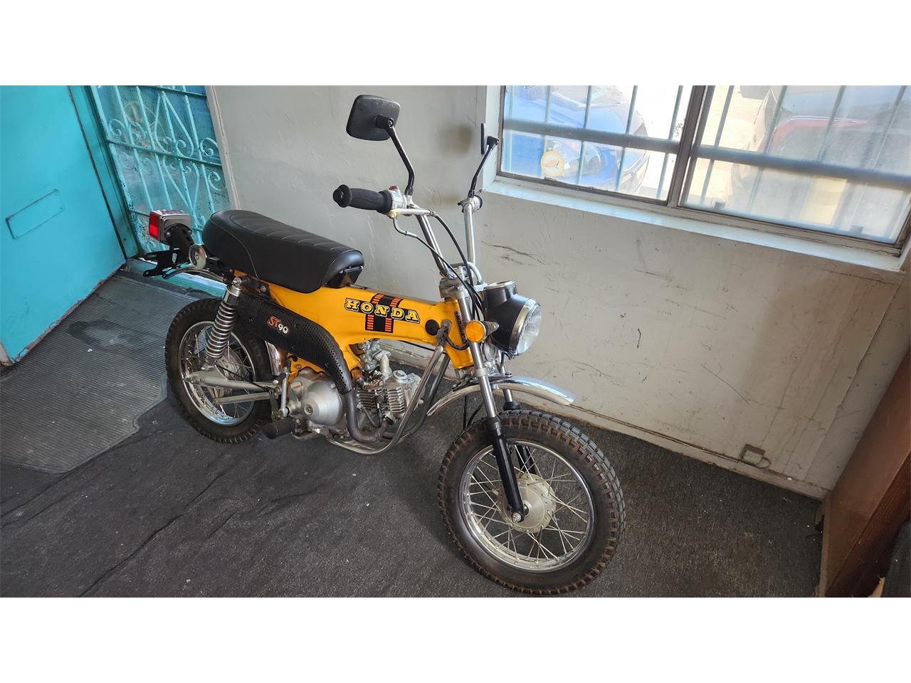 Honda-Motorcycle-1974-Yellow-Black-4