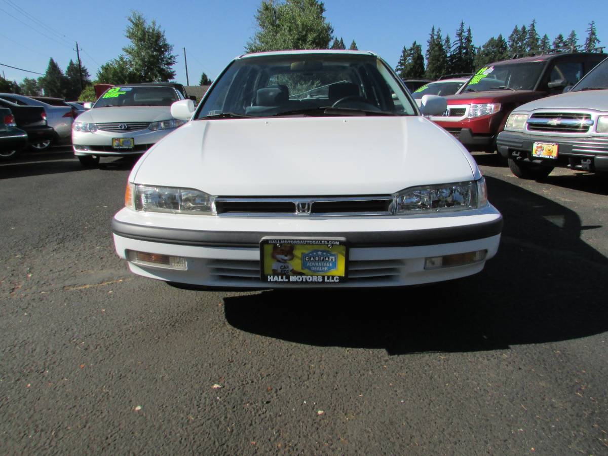 Honda-accord-ex-wagon-1992-white-1