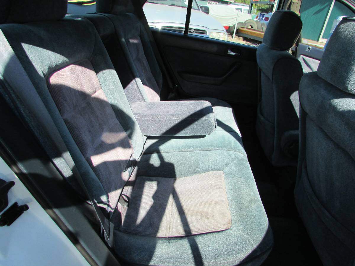Honda-accord-ex-wagon-1992-white-14
