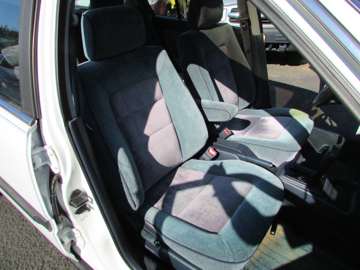 Honda-accord-ex-wagon-1992-white-15