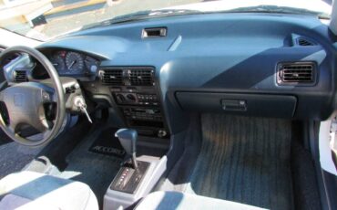 Honda-accord-ex-wagon-1992-white-16