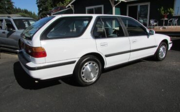 Honda-accord-ex-wagon-1992-white-22