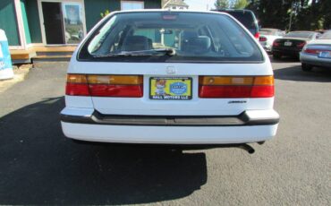 Honda-accord-ex-wagon-1992-white-3