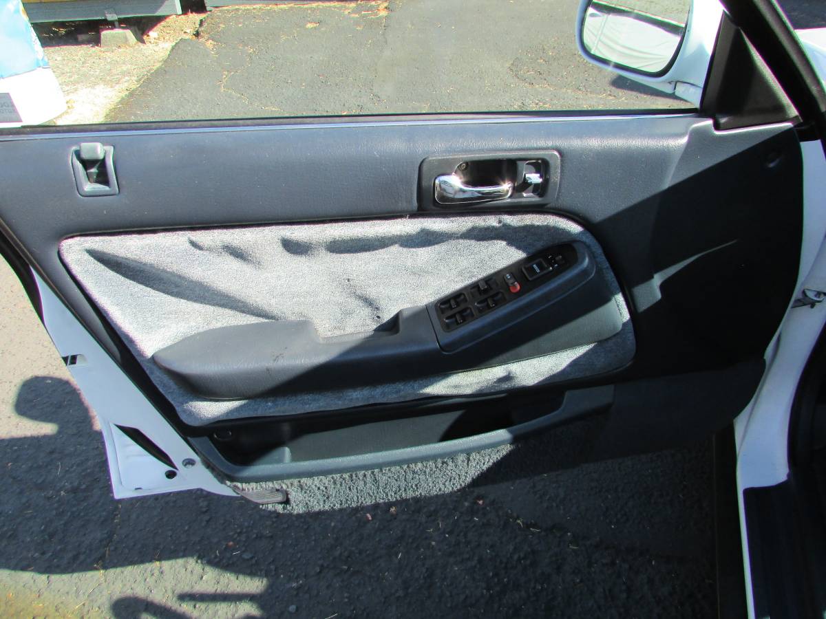 Honda-accord-ex-wagon-1992-white-5
