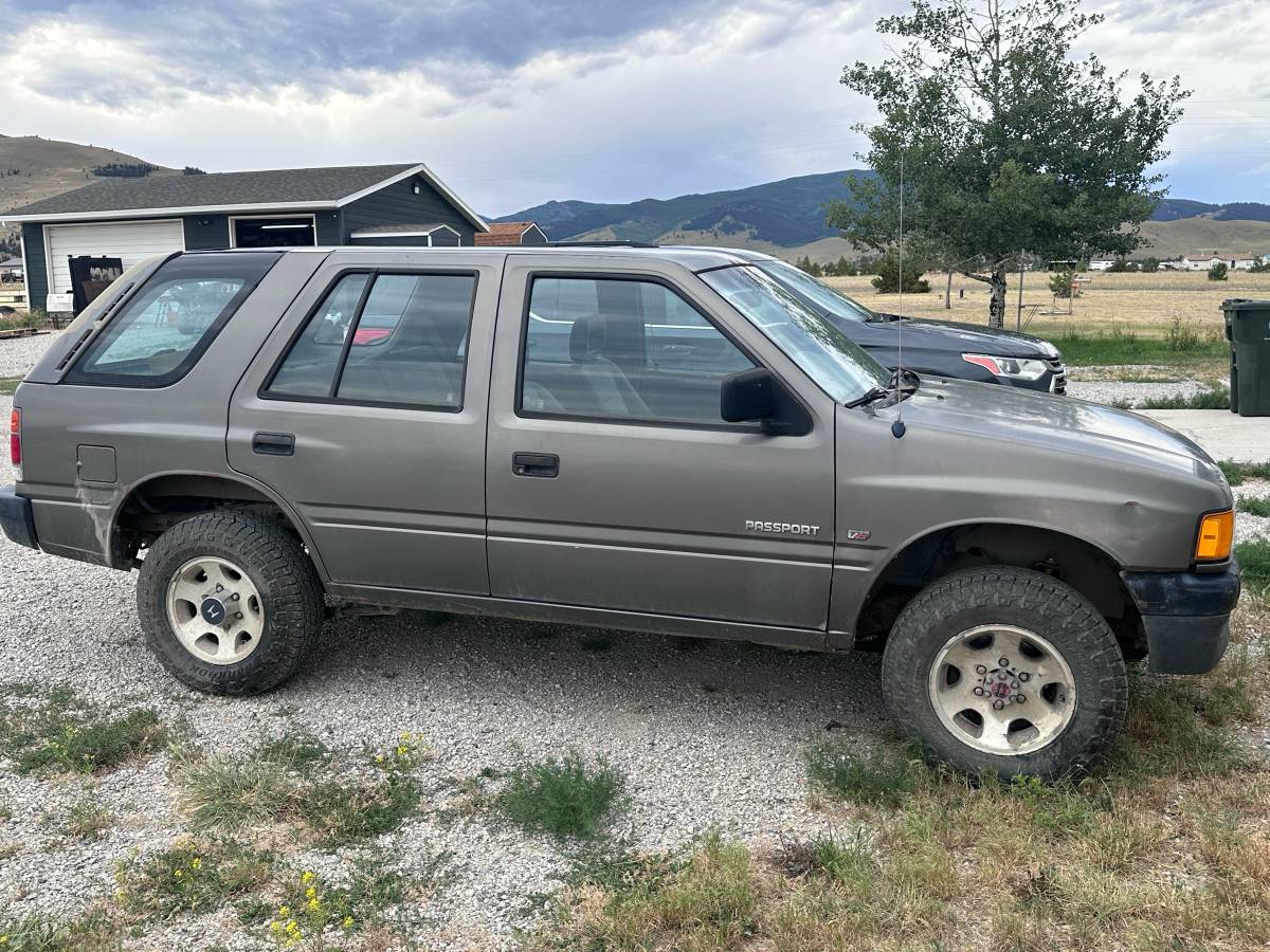 Honda-passport-1995-grey-2