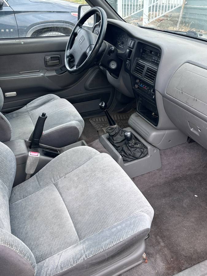 Honda-passport-1995-grey-3