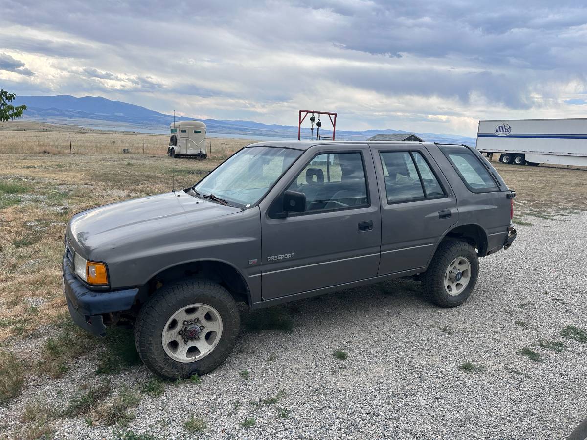 Honda-passport-1995-grey