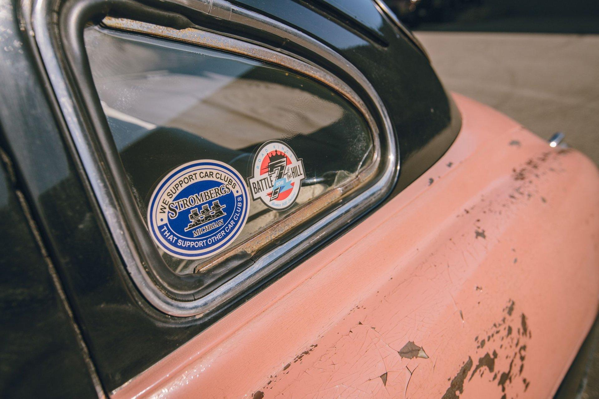 Hudson-Hornet-1951-Pink-and-Black-White-20
