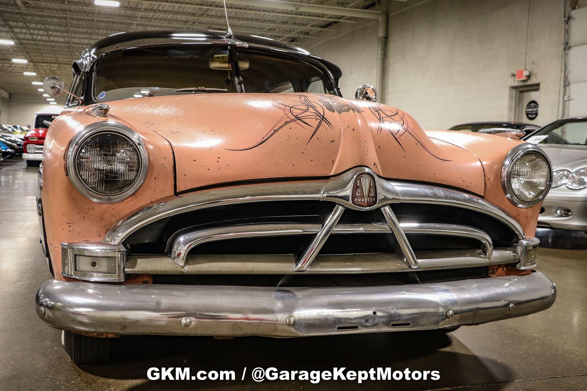 Hudson-Hornet-1951-Pink-and-Black-White-43