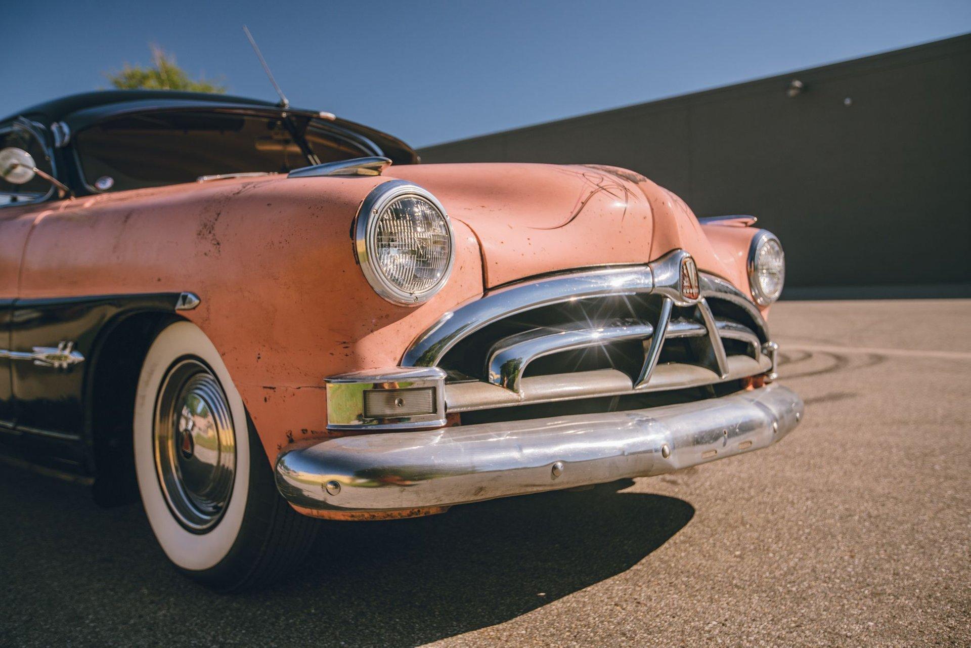 Hudson-Hornet-1951-Pink-and-Black-White-5