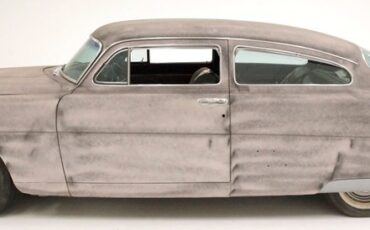 Hudson-Hornet-1954-Grey-primer-Dark-Green
