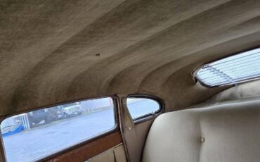 Hudson-Sedan-1949-Black-Tan-12