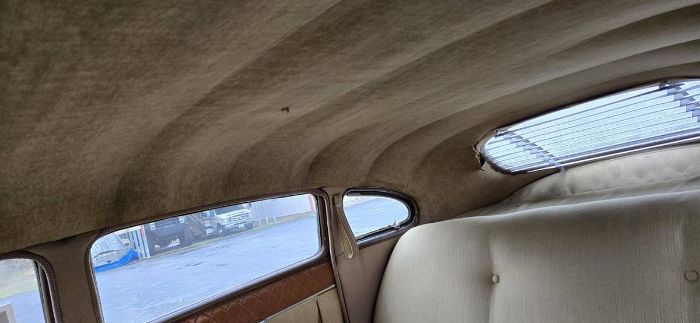 Hudson-Sedan-1949-Black-Tan-12